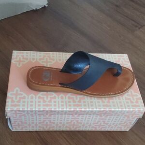 Gianni Bini Black and Tan Sandals